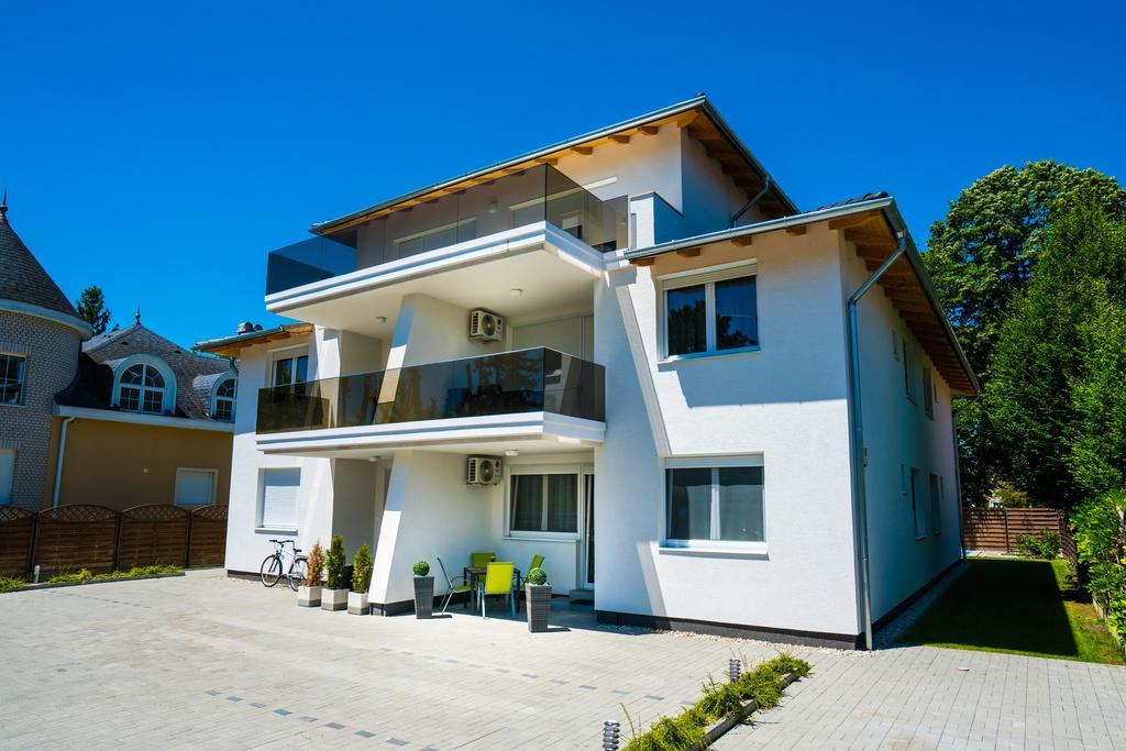 Blue Lake Appartman Siofok Ngoại thất bức ảnh